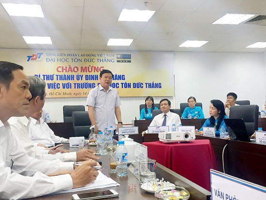 HCMC Party Secretary Dinh La Thang visits Ton Duc Thang University on March 14 (Photo: SGGP)